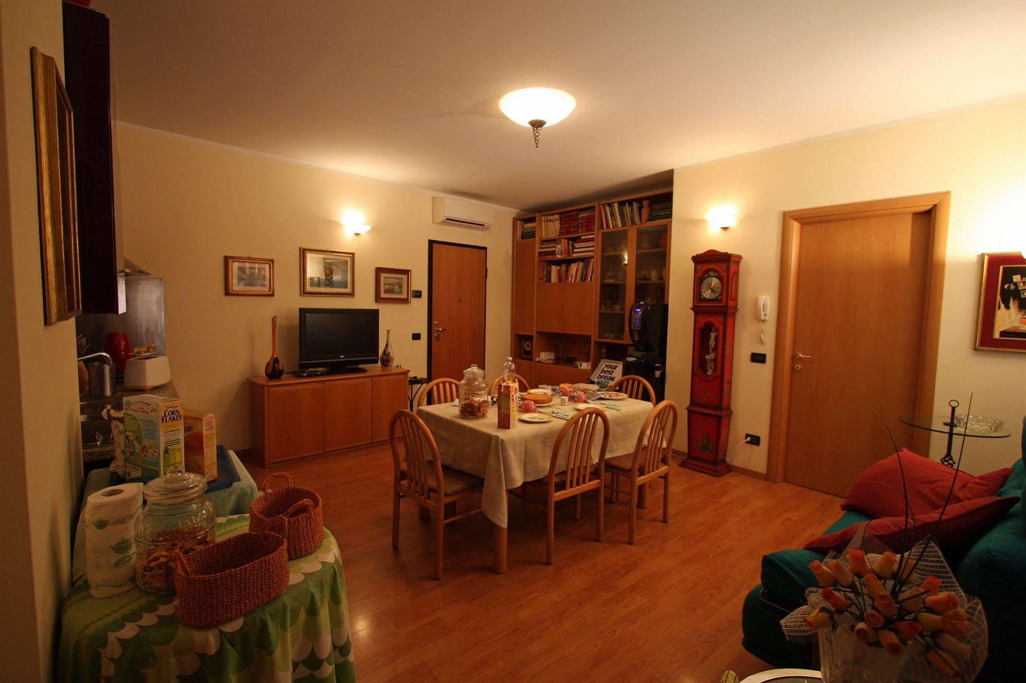 Bed And Breakfast Centrostorico ซาร์นีโก ภายนอก รูปภาพ